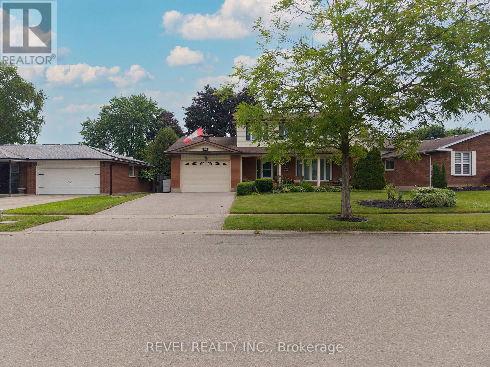 6-bedroom home for sale at 118 GREENFIELD ROAD, Brantford ON · photo 3 of 34