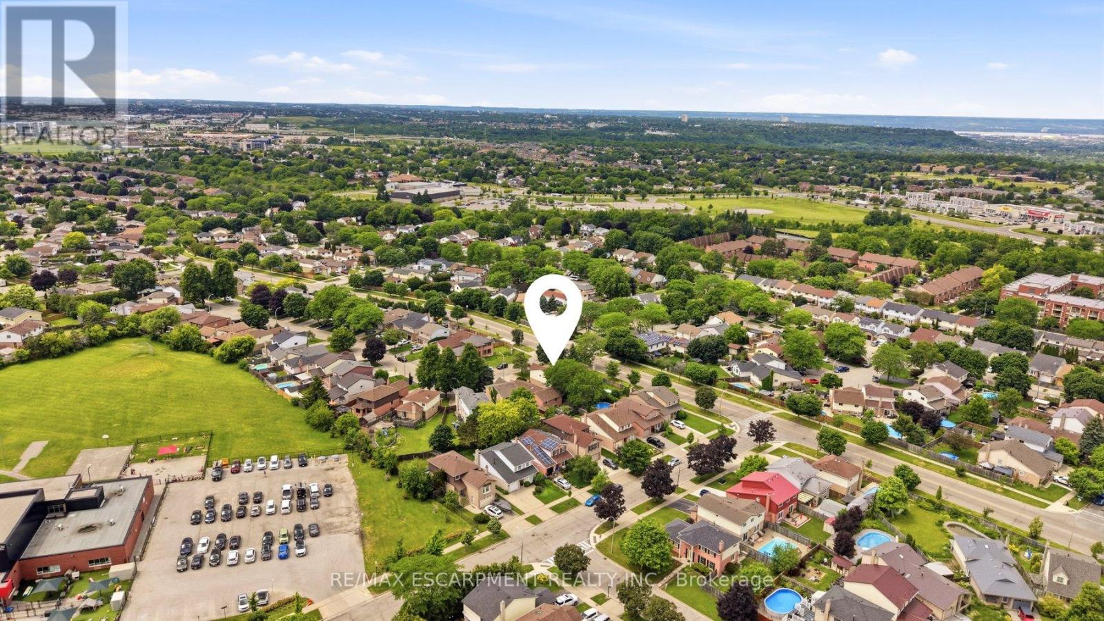 3 TWINOAKS CRESCENT - 22