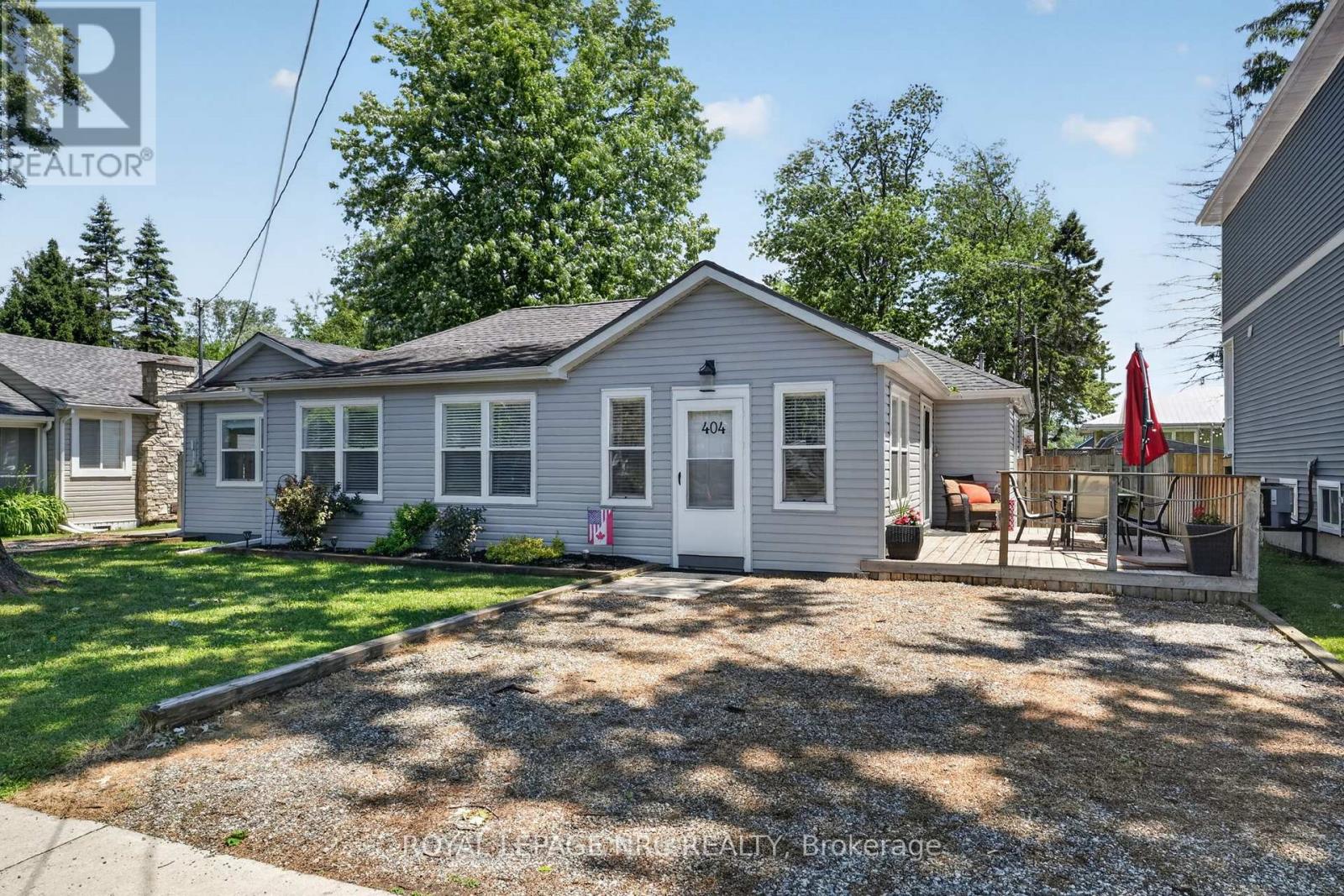 404 LAKEWOOD AVENUE - 1