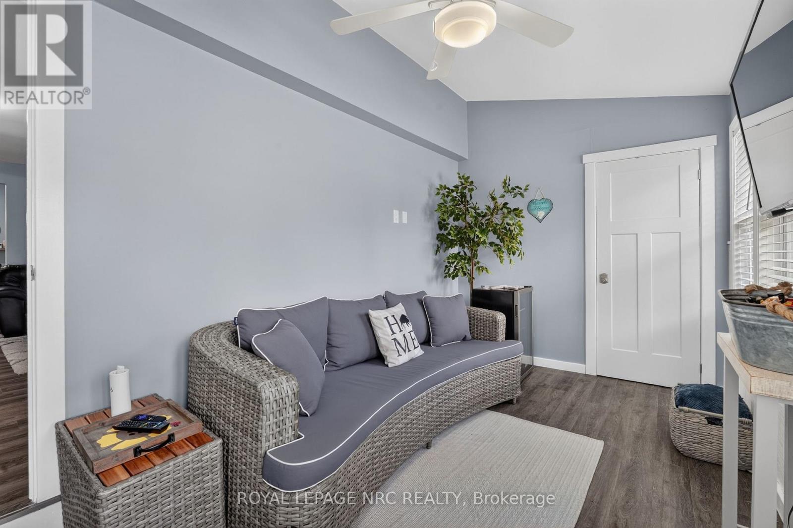 404 LAKEWOOD AVENUE - 10