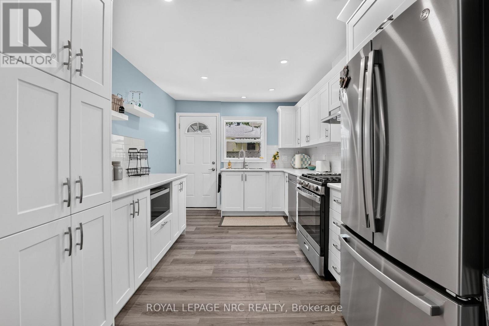 404 LAKEWOOD AVENUE - 13