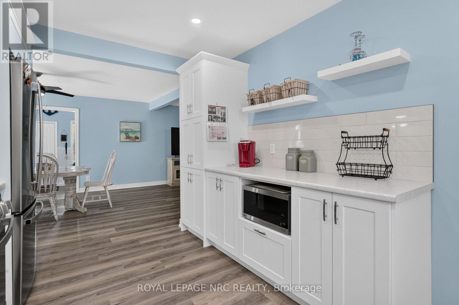 404 LAKEWOOD AVENUE - 15