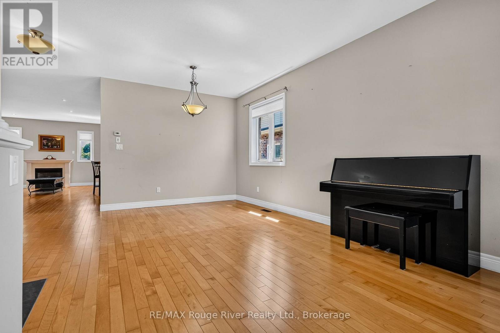 496 FOOTE CRESCENT - 10