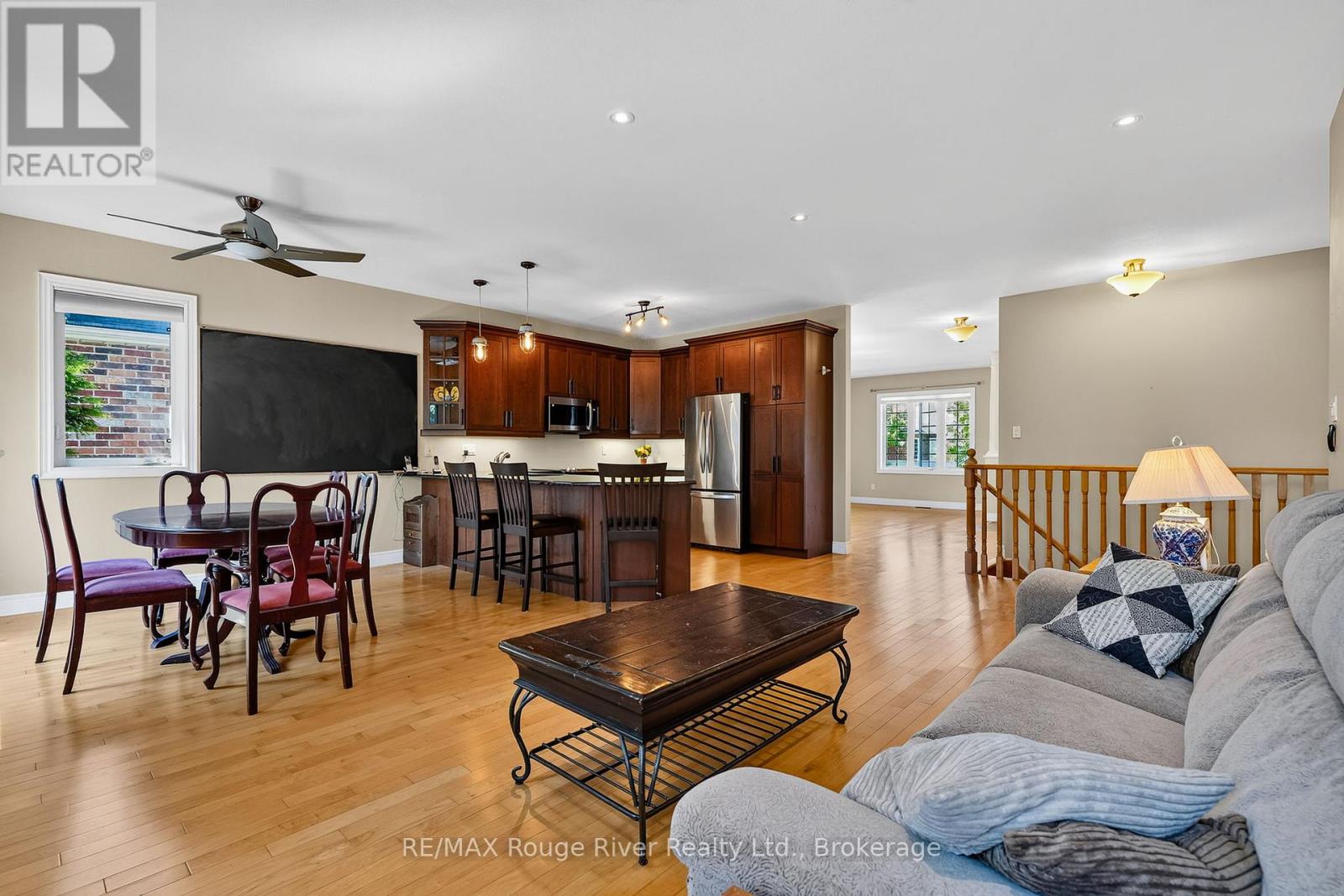 496 FOOTE CRESCENT - 19