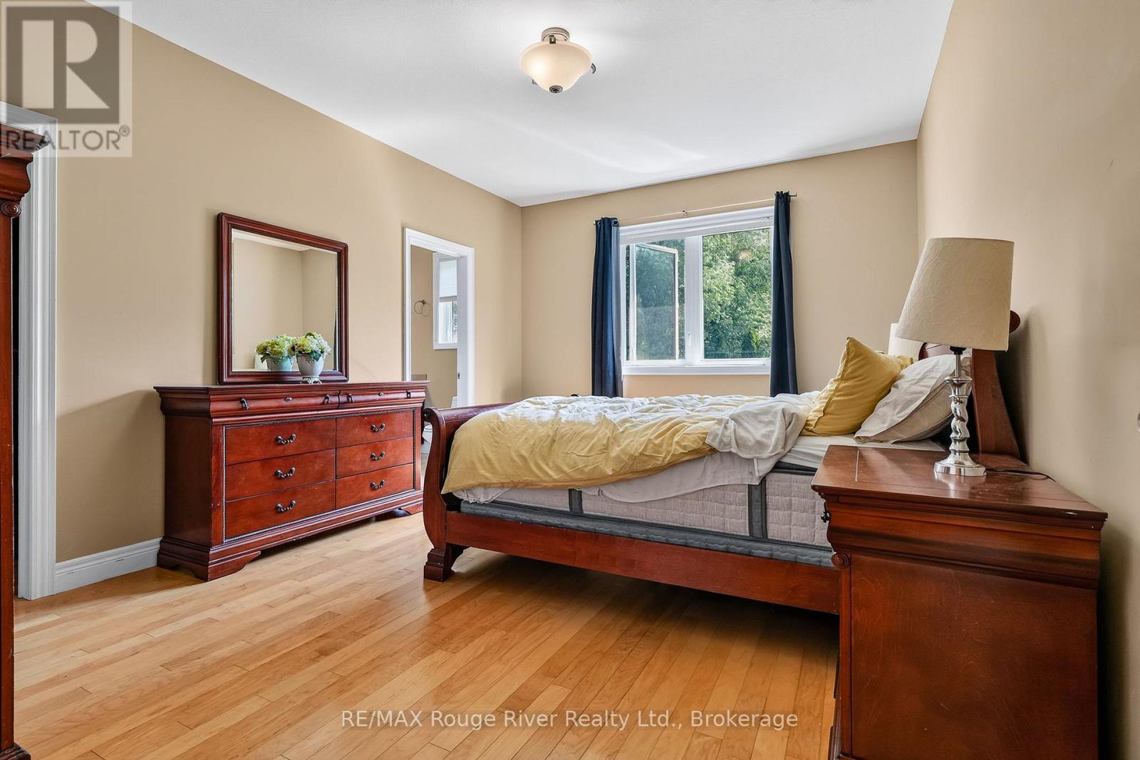 496 FOOTE CRESCENT - 22