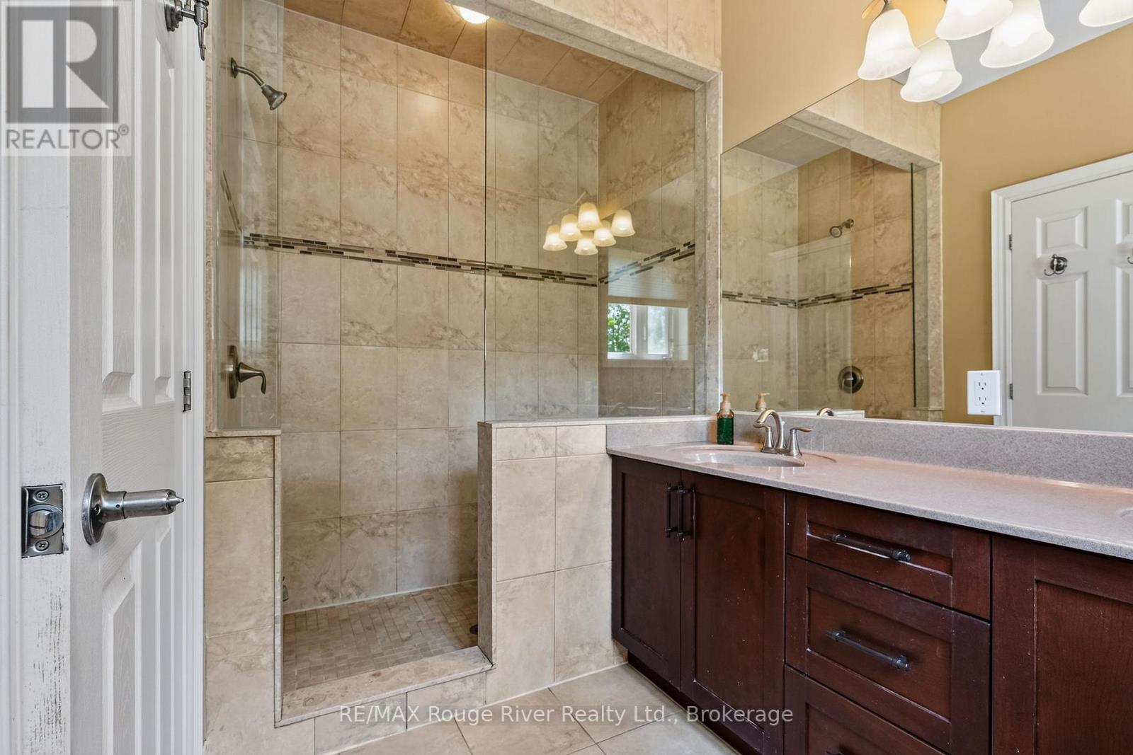 496 FOOTE CRESCENT - 24
