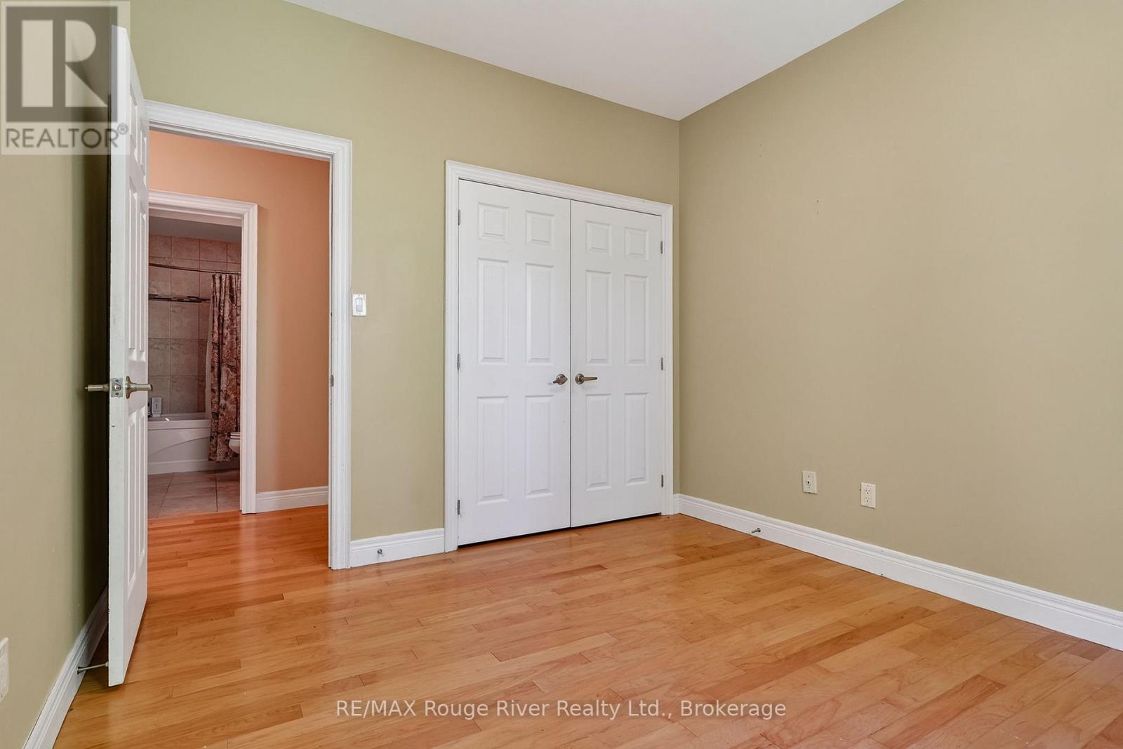 496 FOOTE CRESCENT - 27