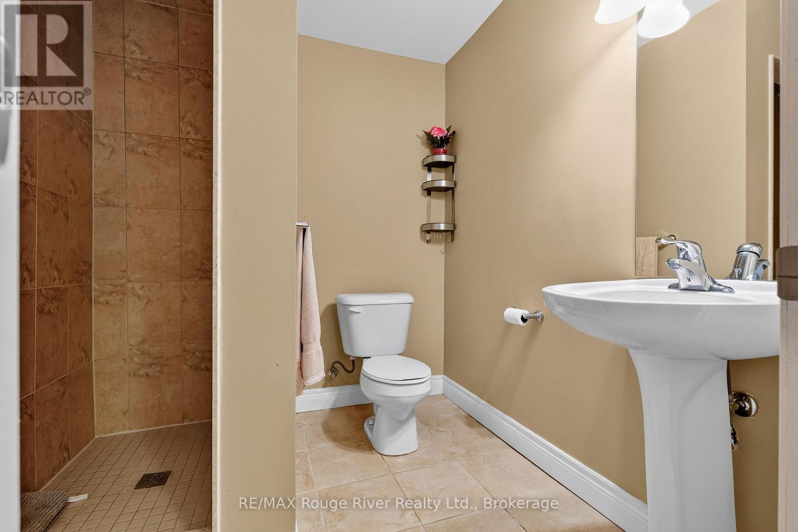 496 FOOTE CRESCENT - 41