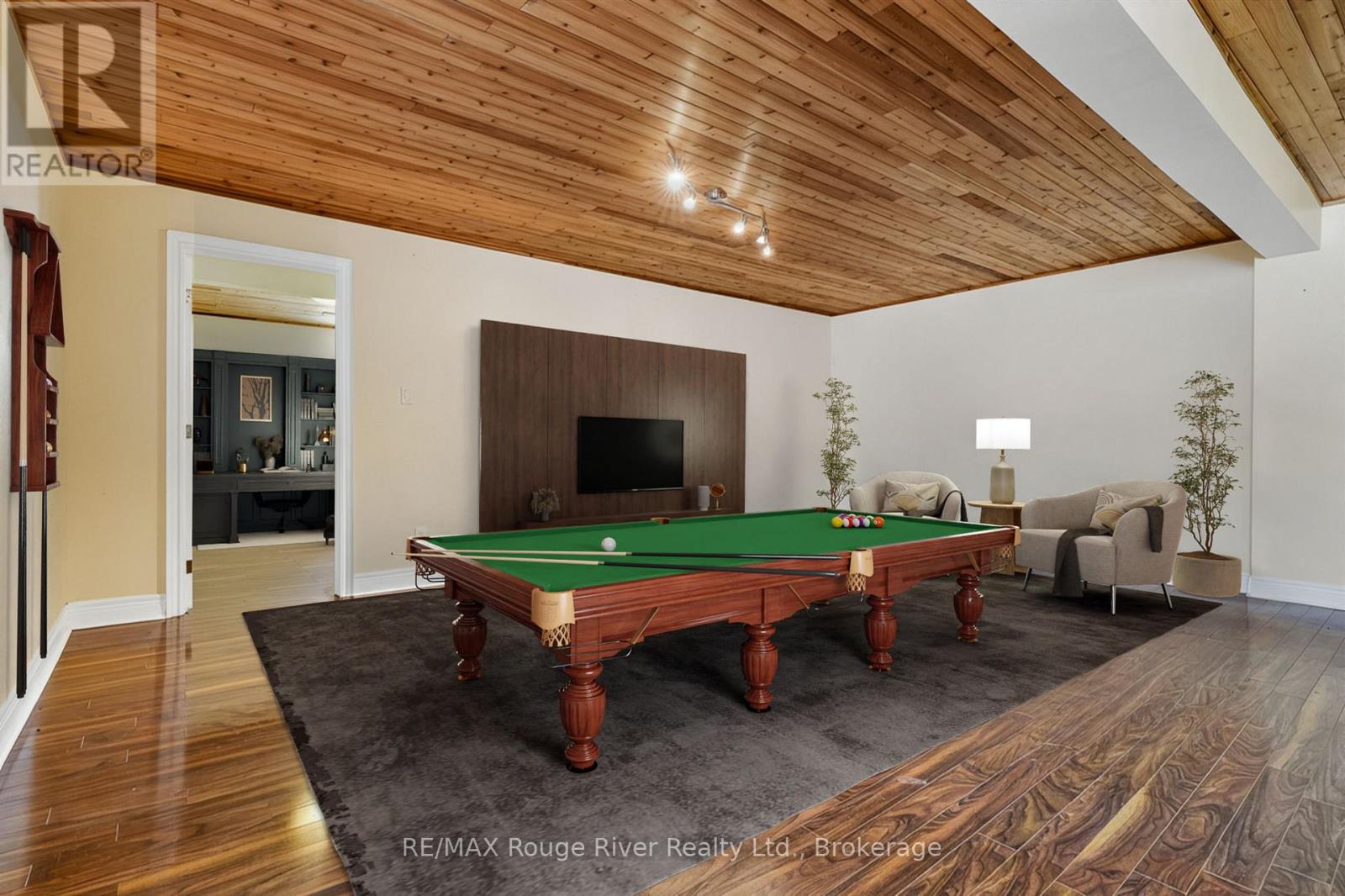 496 FOOTE CRESCENT - 34