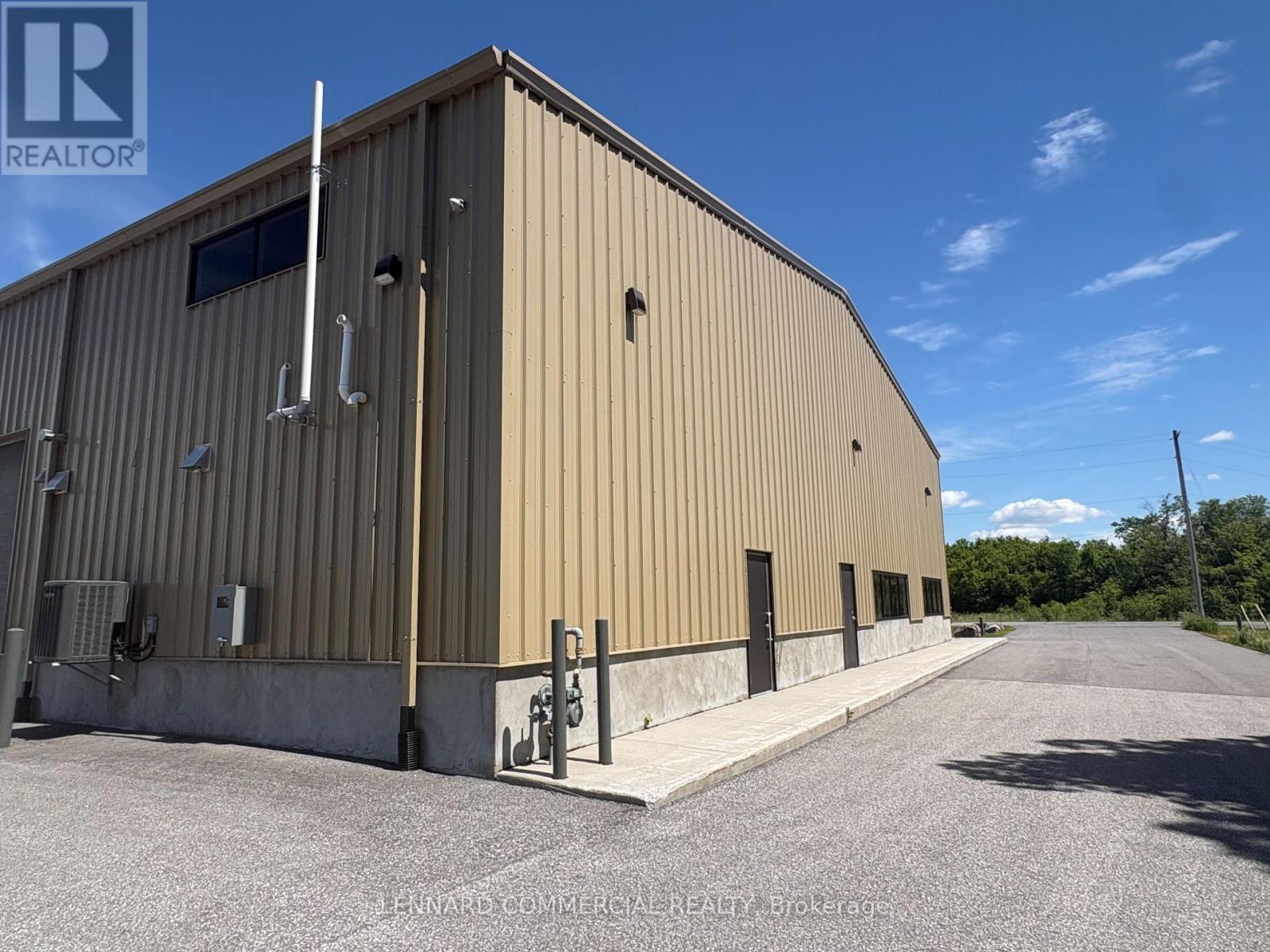 3 Bath Industrial for Sale in Ottawa – 139 JOHN CAVANAUGH DRIVE, Ottawa – MLS# X12938154 - Image 3