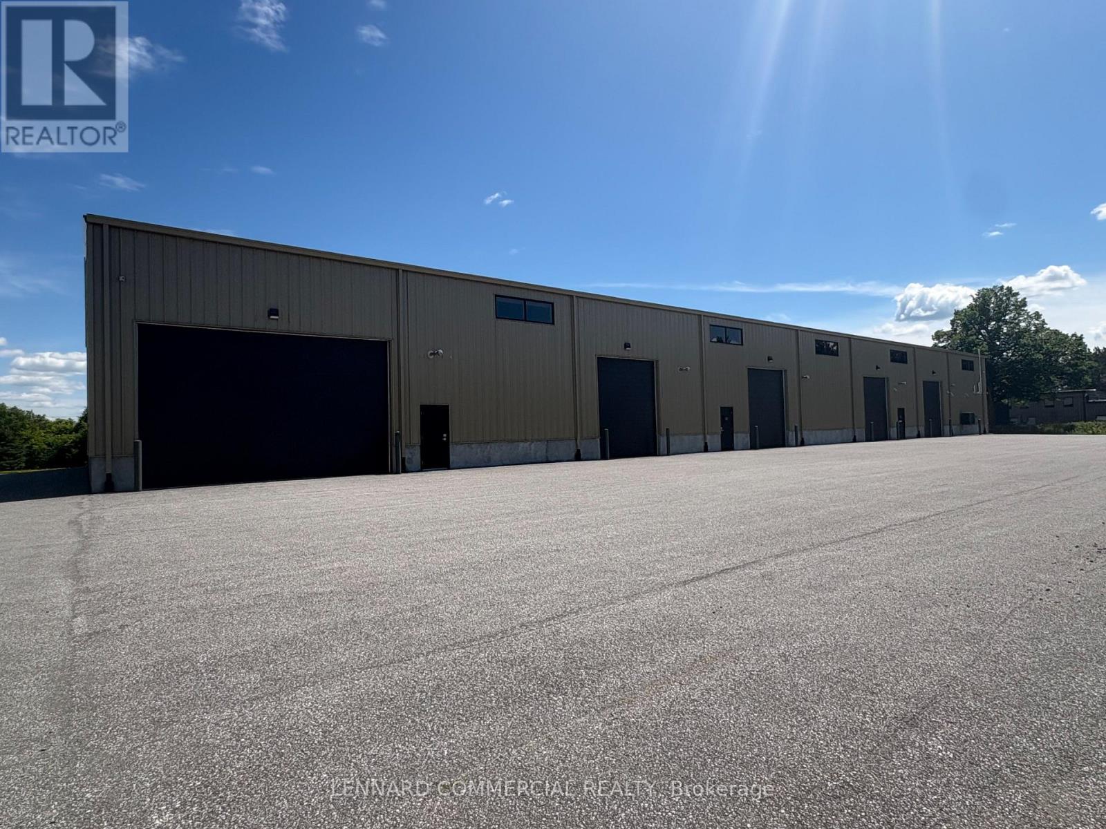 3 Bath Industrial for Sale in Ottawa – 139 JOHN CAVANAUGH DRIVE, Ottawa – MLS# X12938154 - Image 2