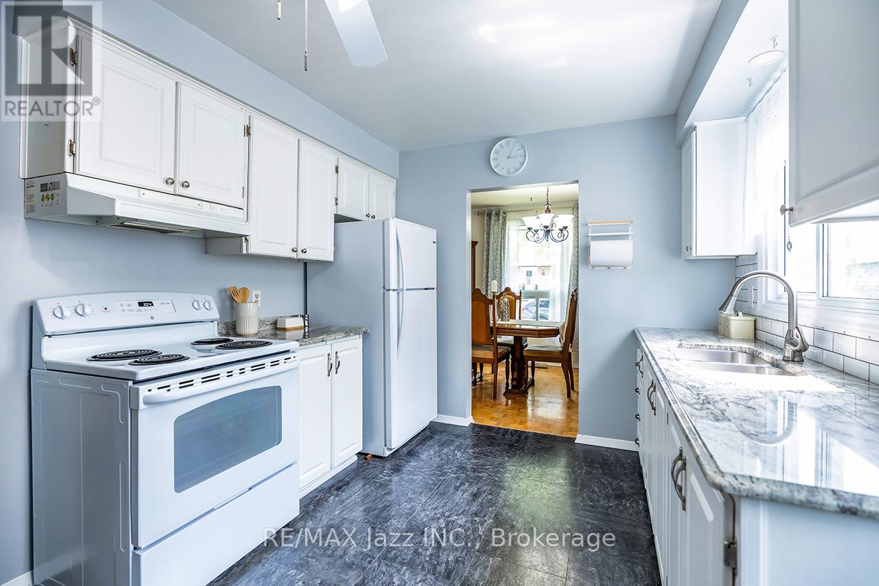 22 DEERPARK CRESCENT - 10