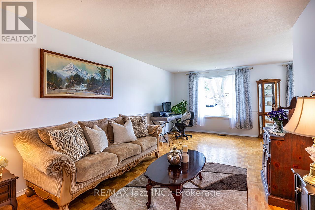 22 DEERPARK CRESCENT - 11