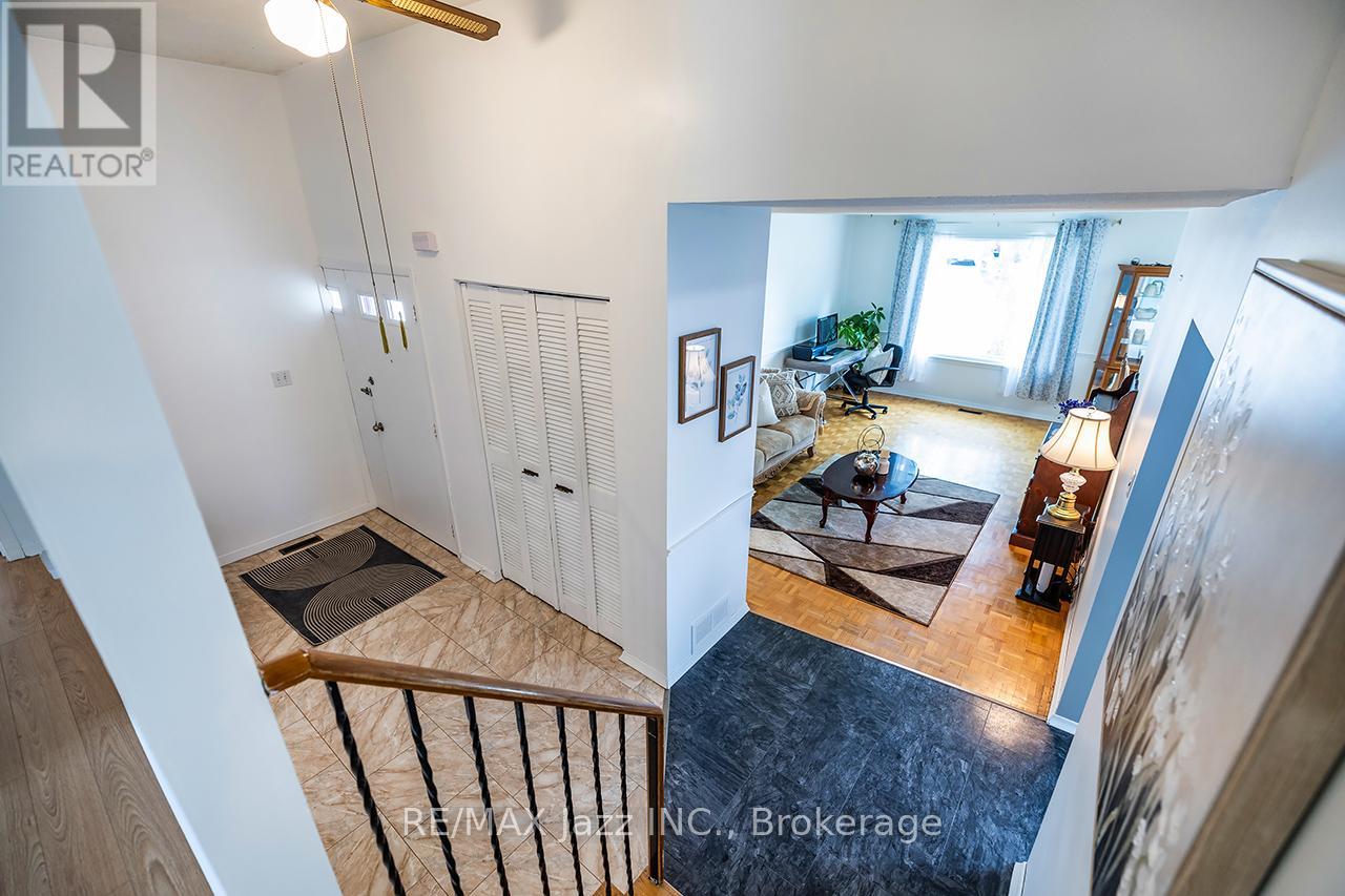 22 DEERPARK CRESCENT - 20