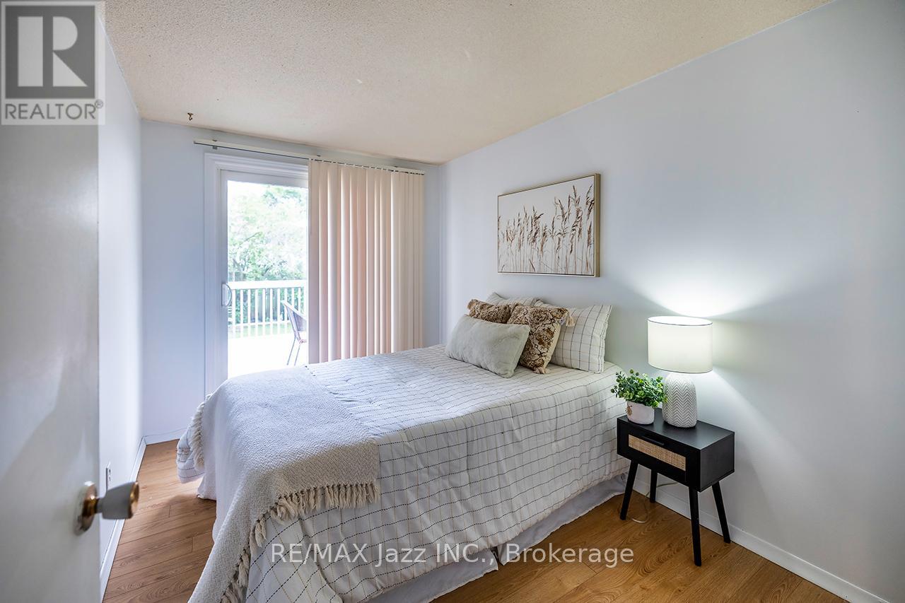 22 DEERPARK CRESCENT - 21