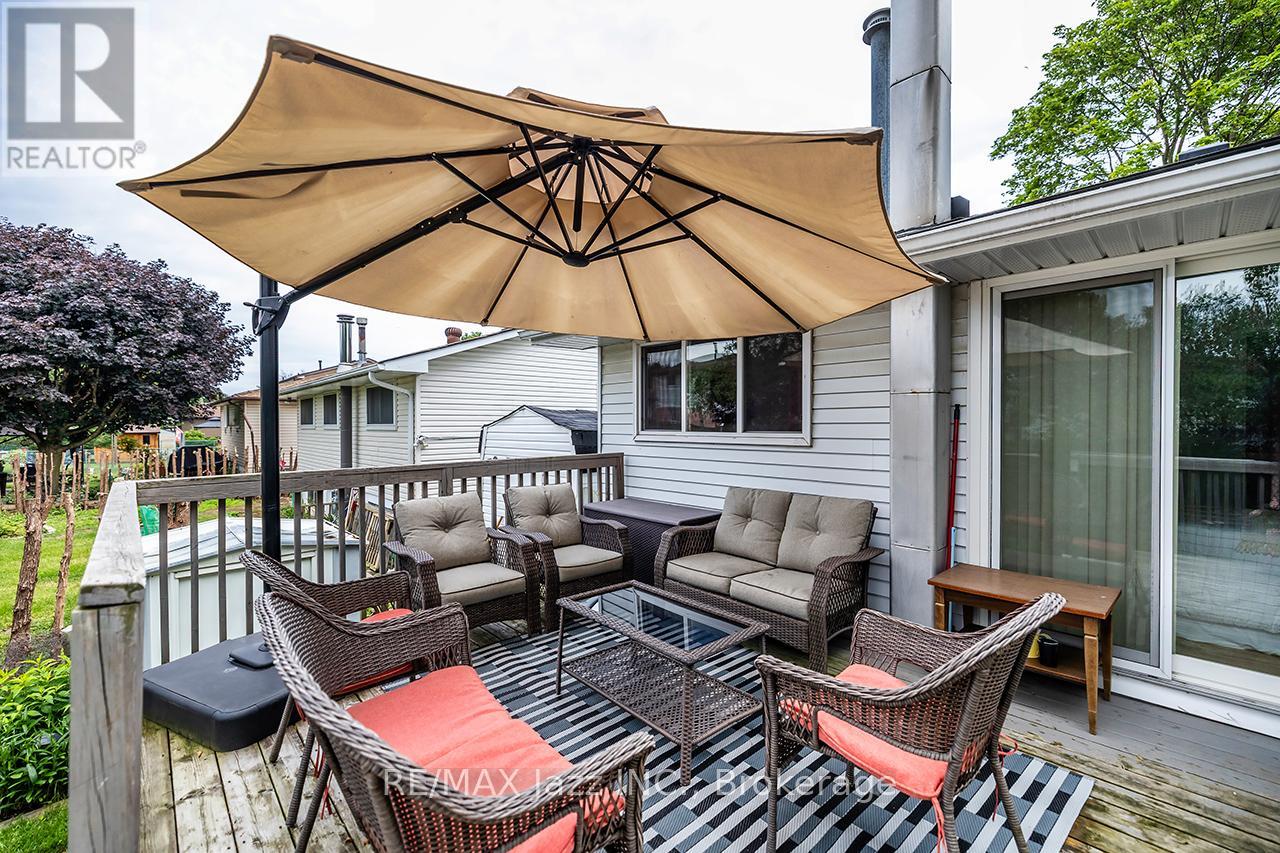 22 DEERPARK CRESCENT - 29