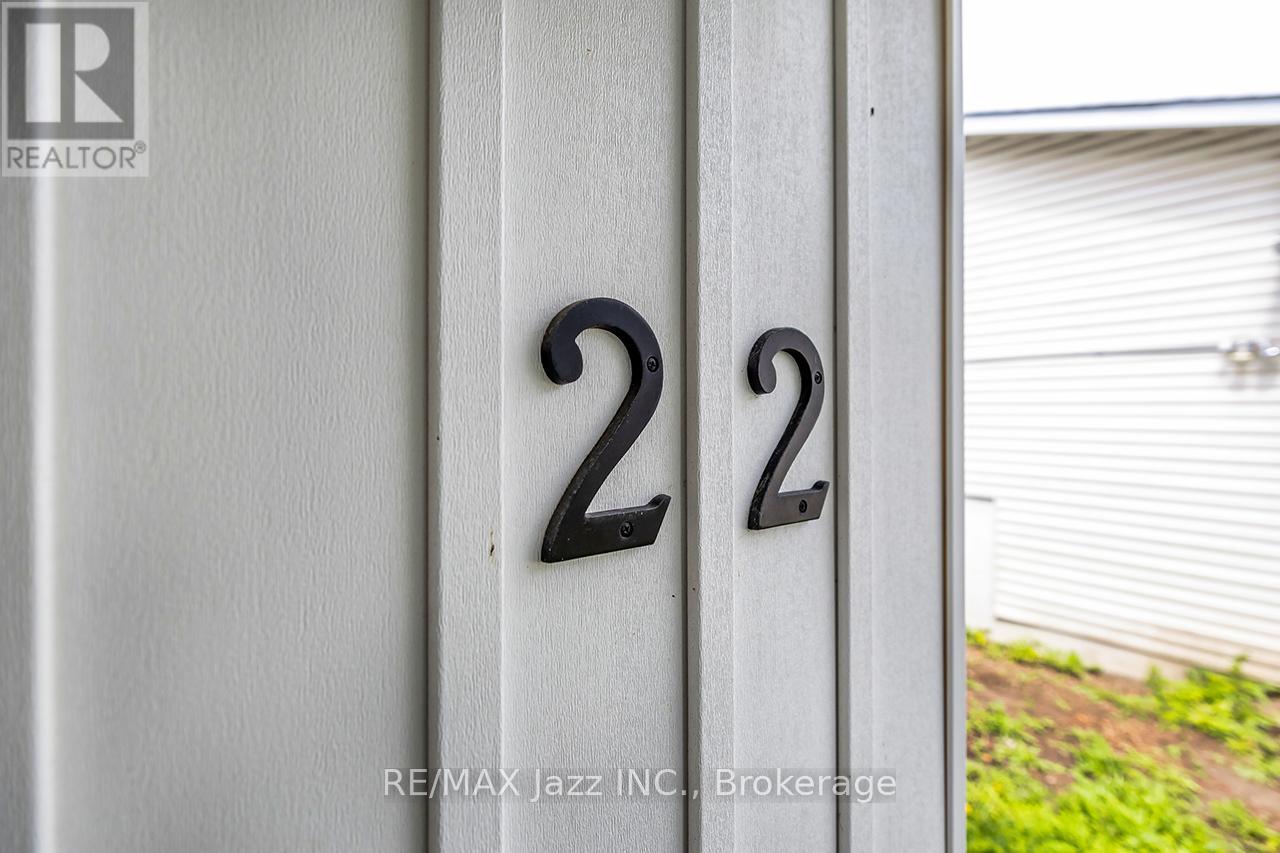 22 DEERPARK CRESCENT - 4