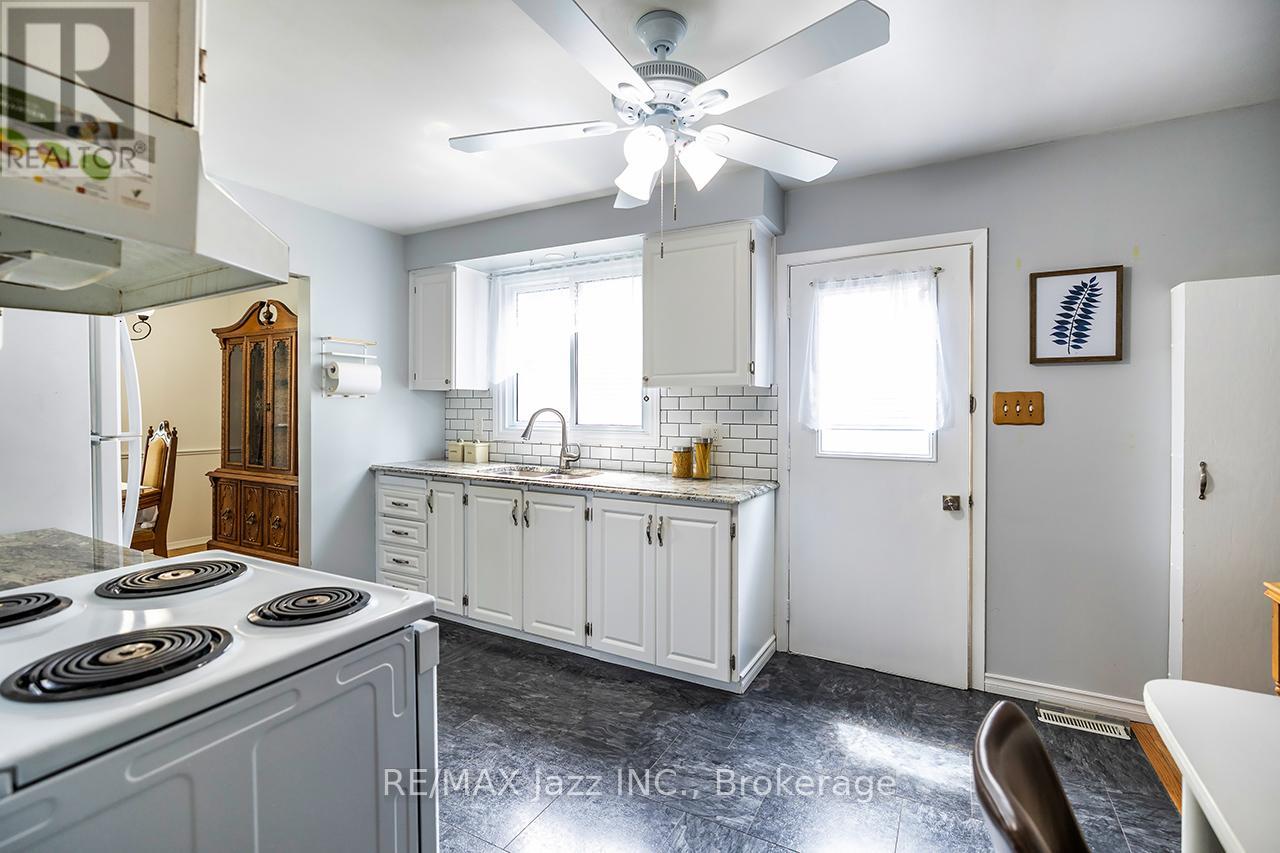 22 DEERPARK CRESCENT - 7