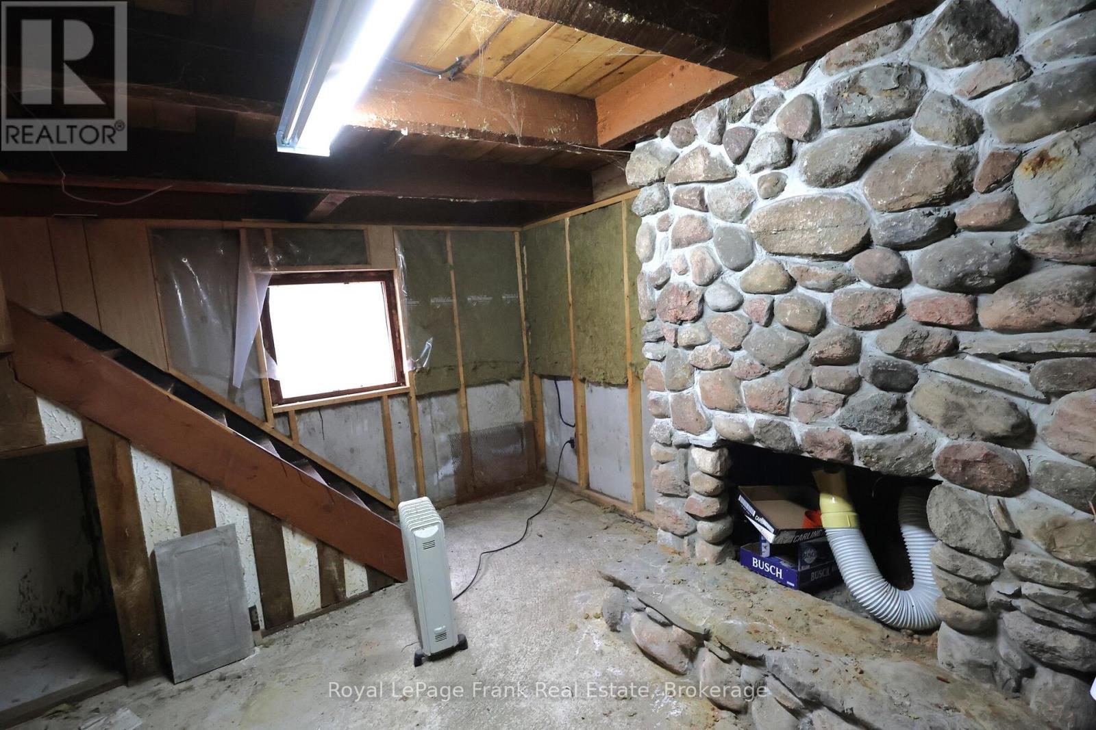 294 PARKHILL ROAD W - 26