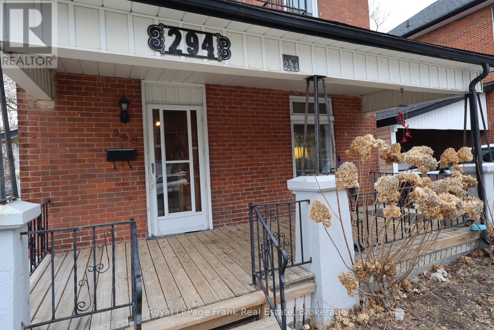 294 PARKHILL ROAD W - 4