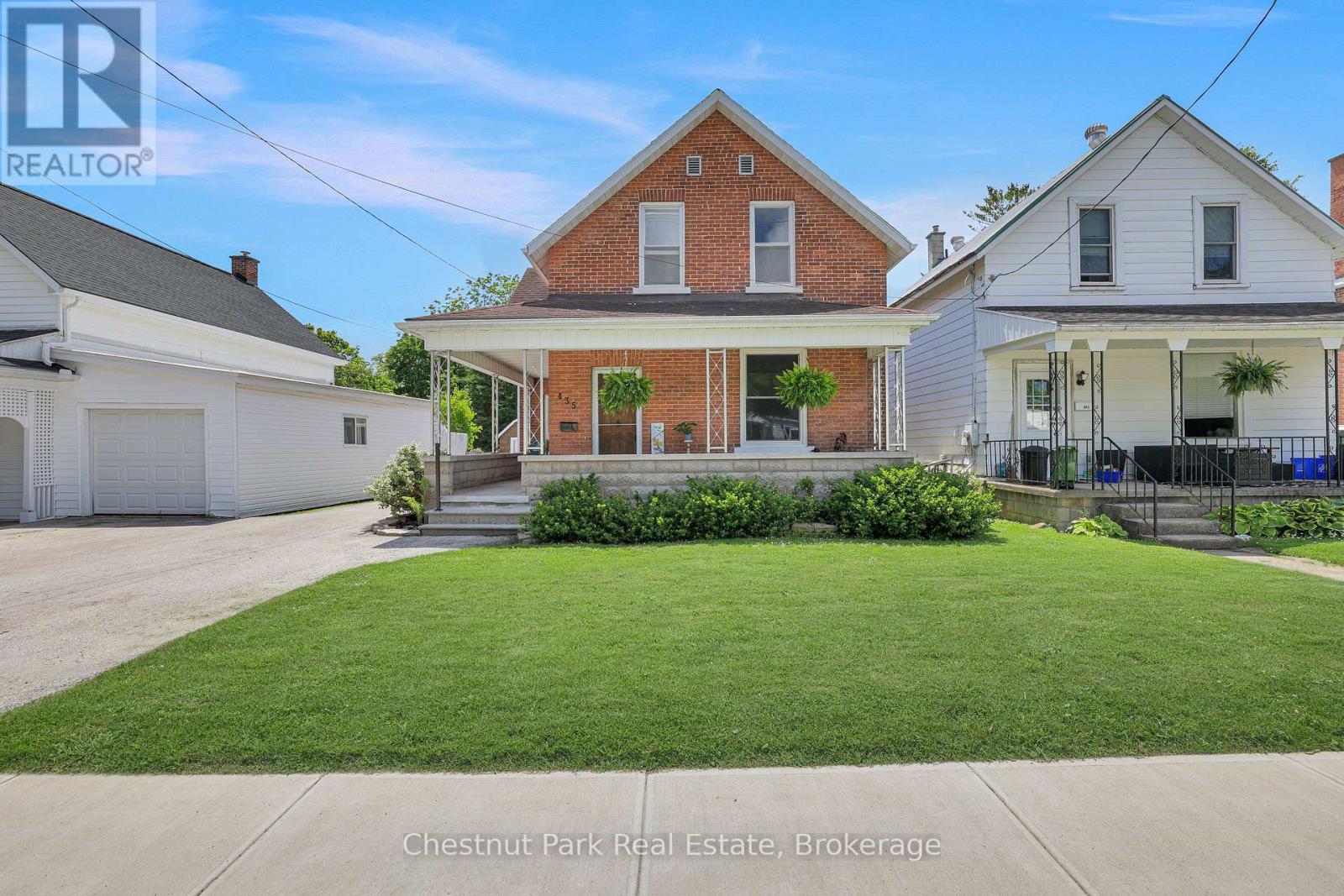 435 13TH STREET W - 43
