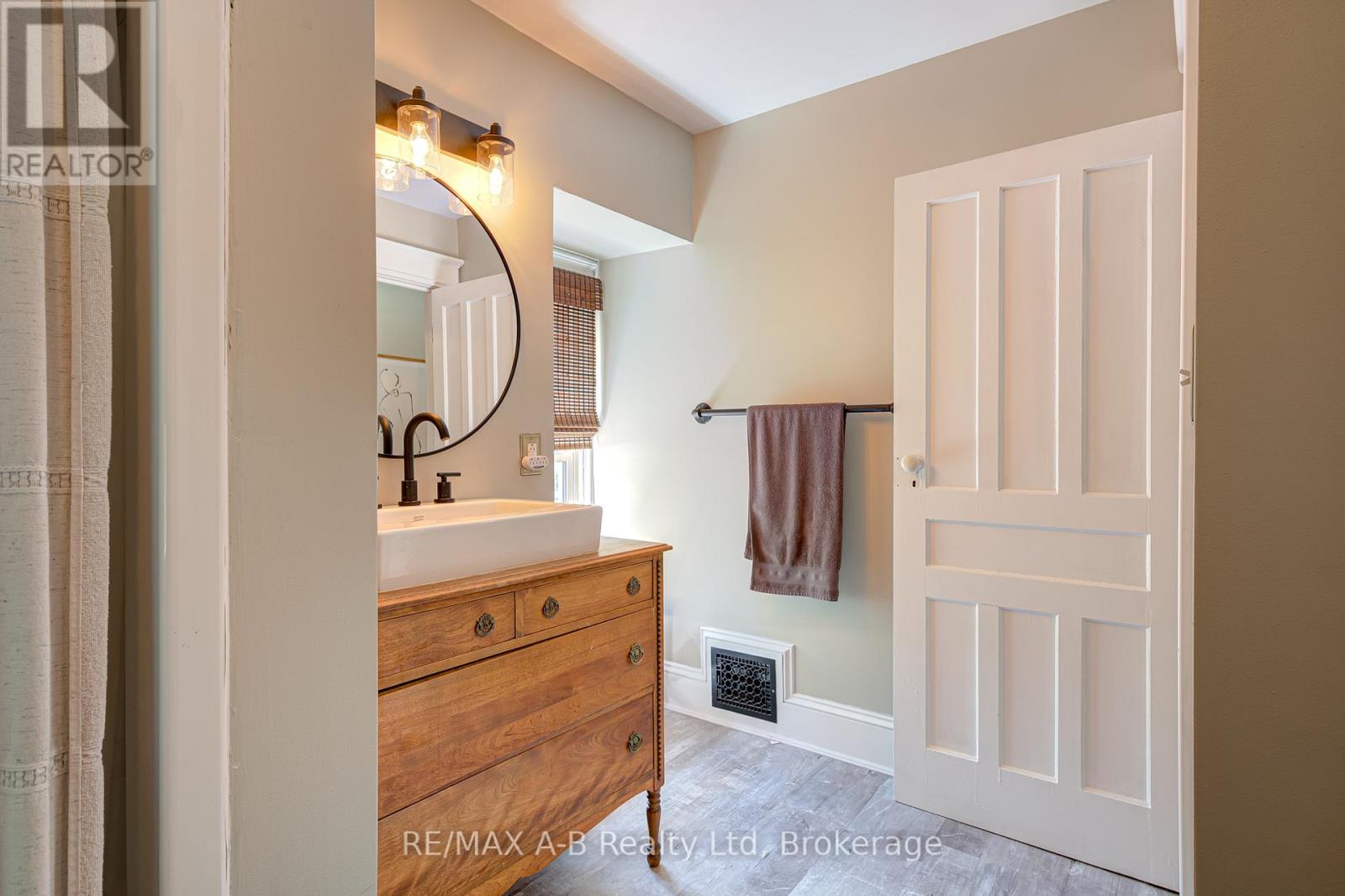 77 BLANSHARD STREET - 30