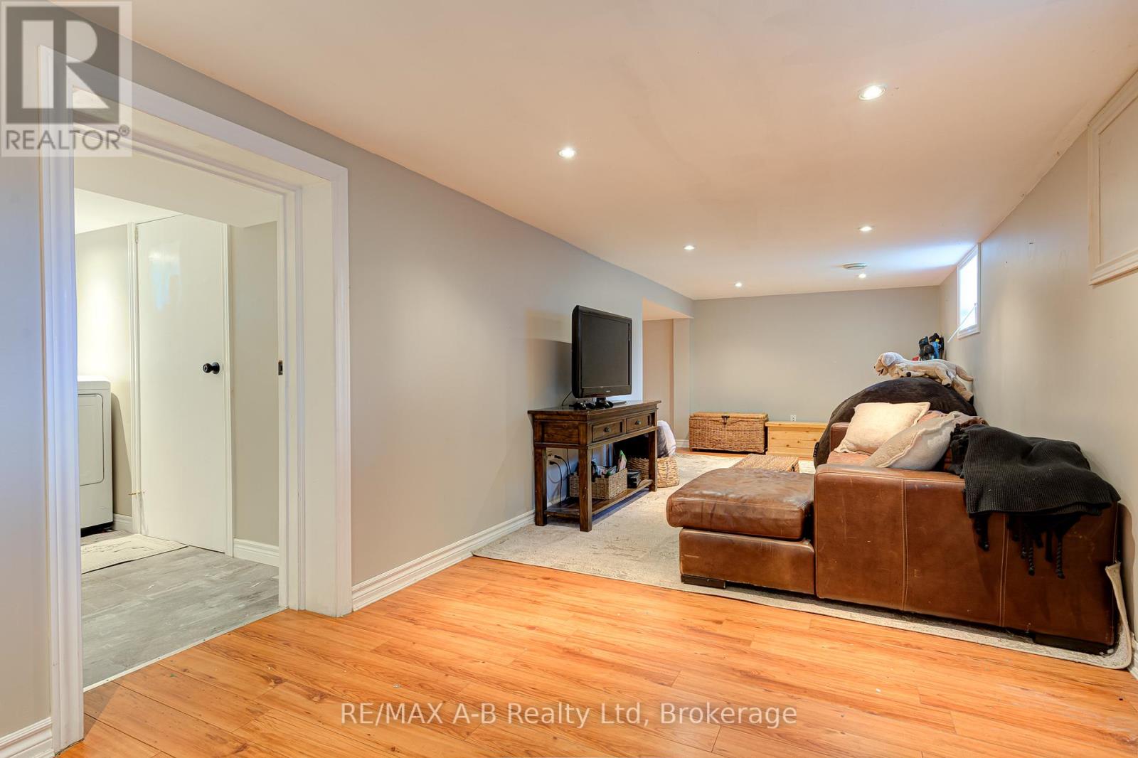 77 BLANSHARD STREET - 38