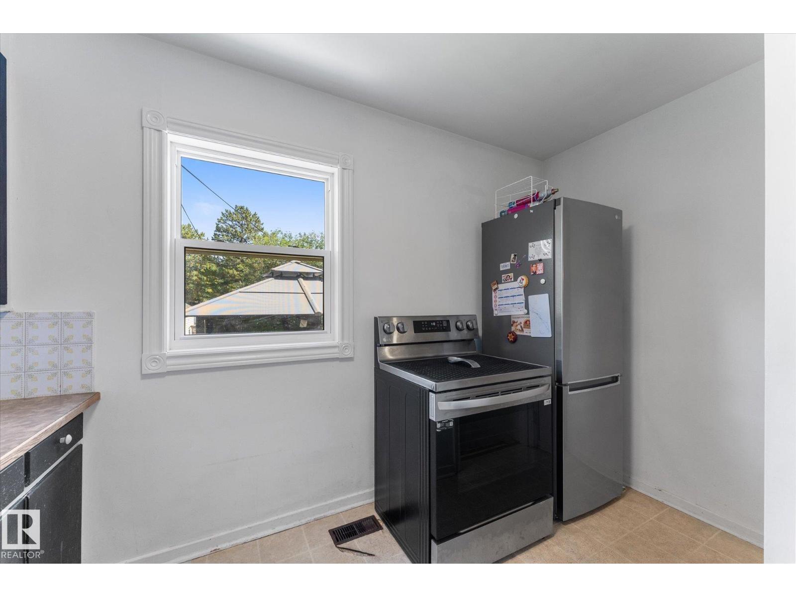 11727 129 ST NW - 15