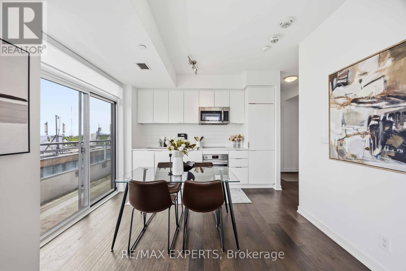 #1007 223 ST CLAIR AVENUE W - 11
