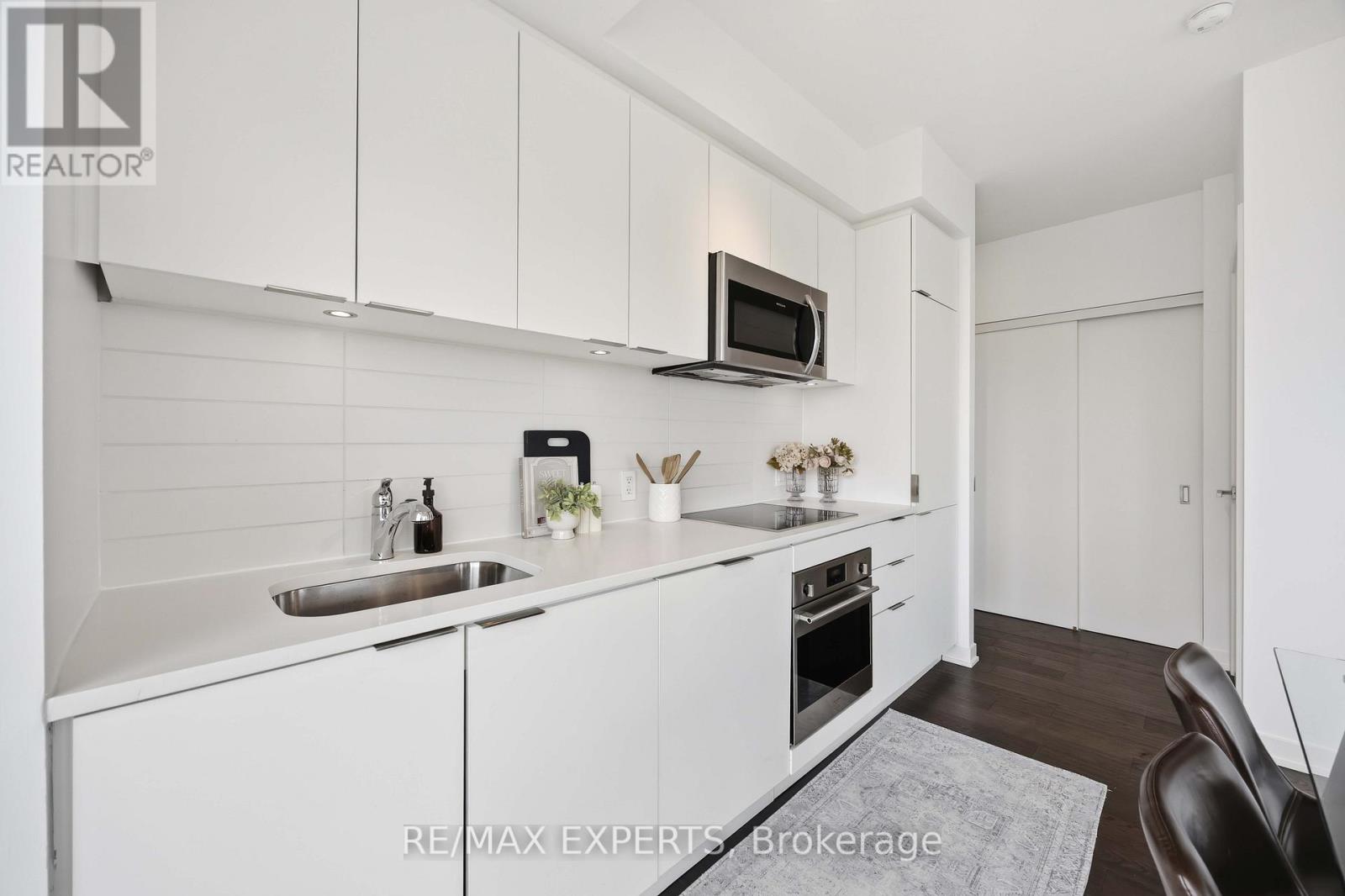#1007 223 ST CLAIR AVENUE W - 15
