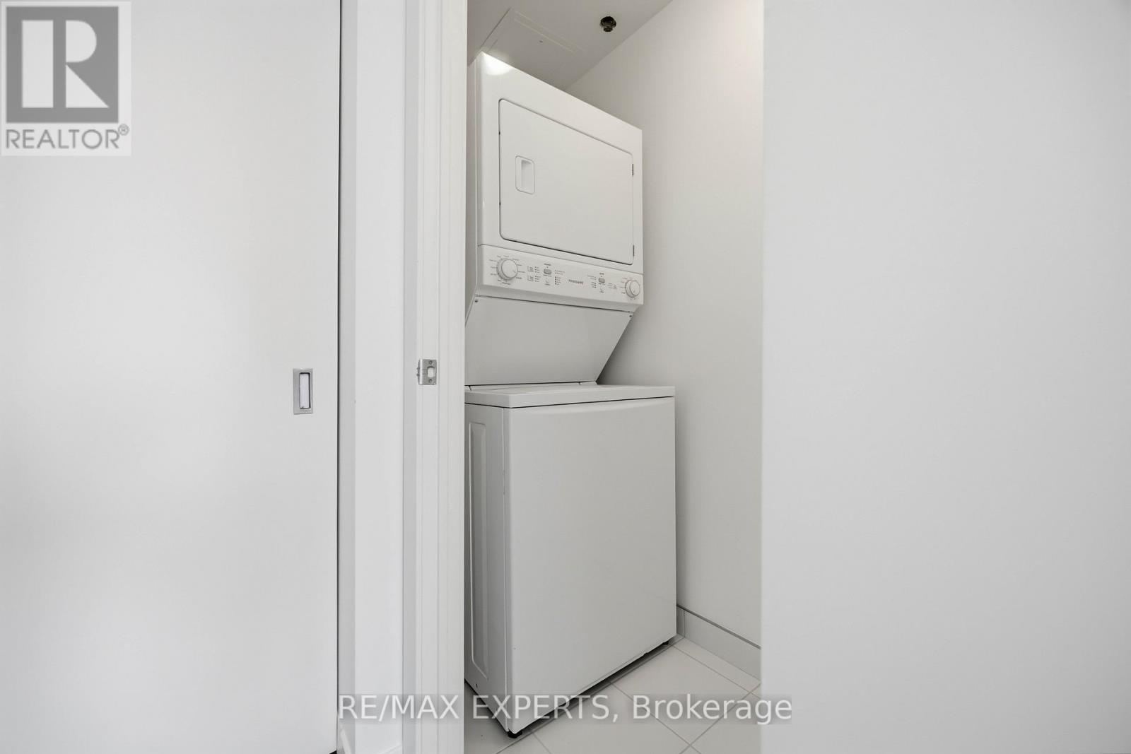 #1007 223 ST CLAIR AVENUE W - 24