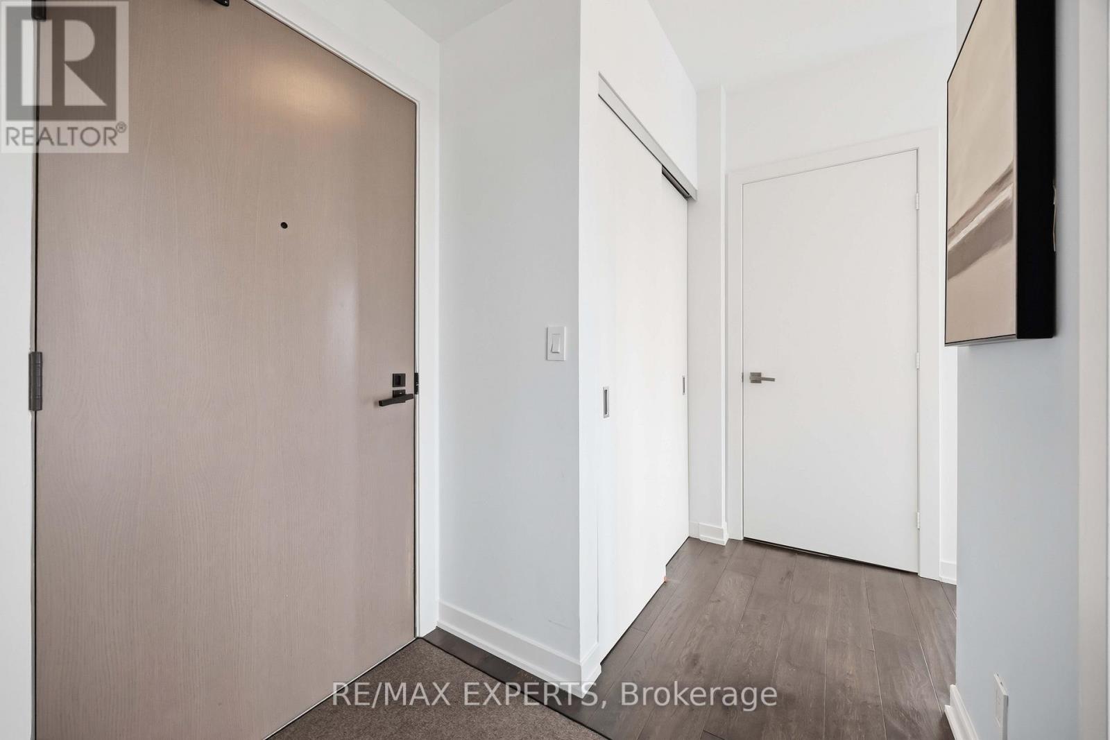 #1007 223 ST CLAIR AVENUE W - 3