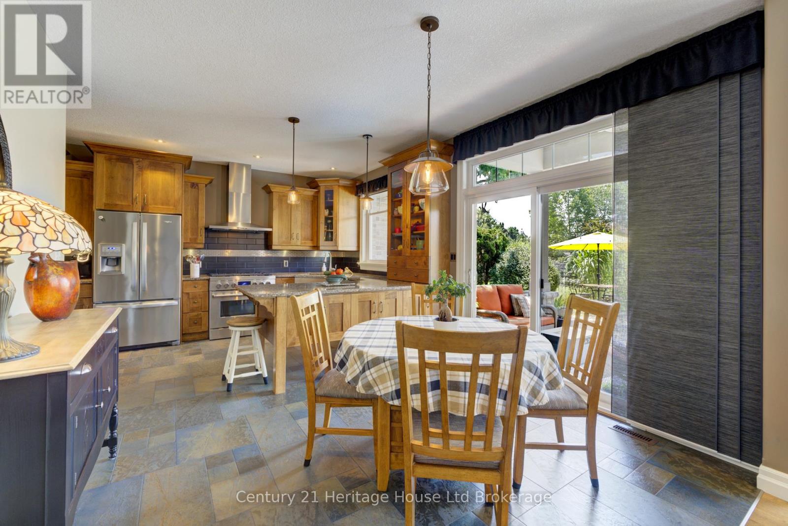 563 LAKEVIEW DRIVE - 13
