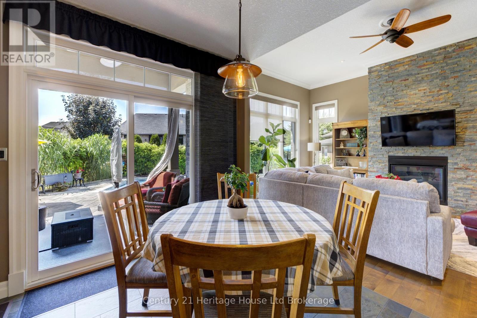 563 LAKEVIEW DRIVE - 14