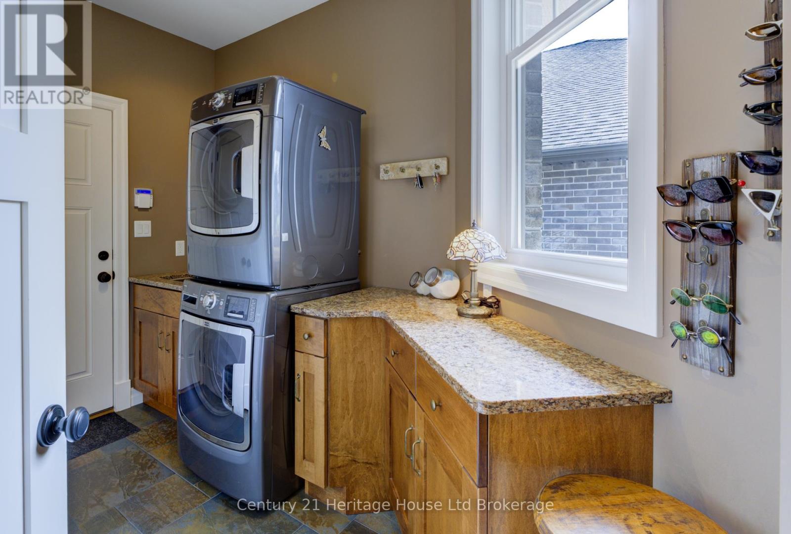563 LAKEVIEW DRIVE - 28