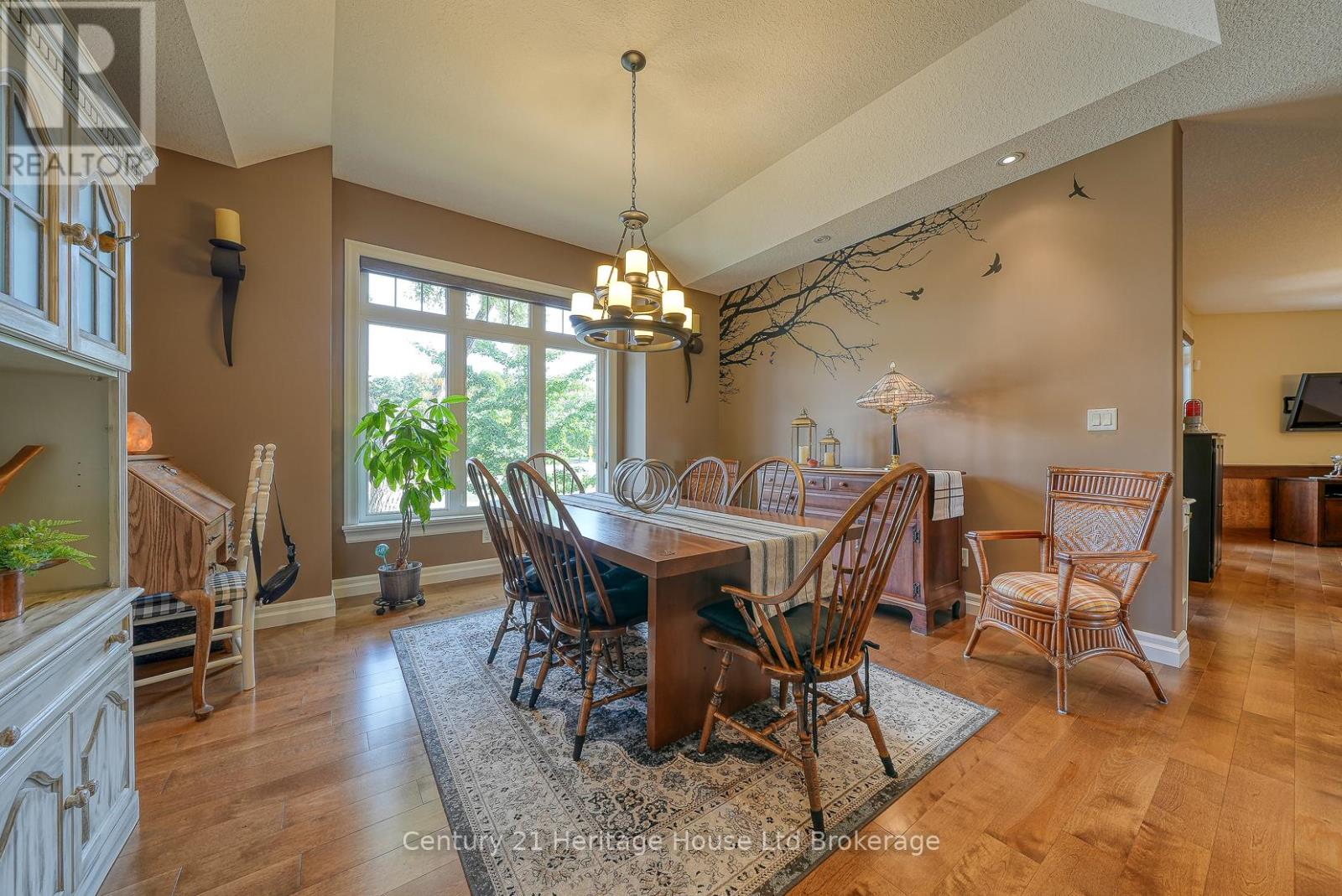 563 LAKEVIEW DRIVE - 7