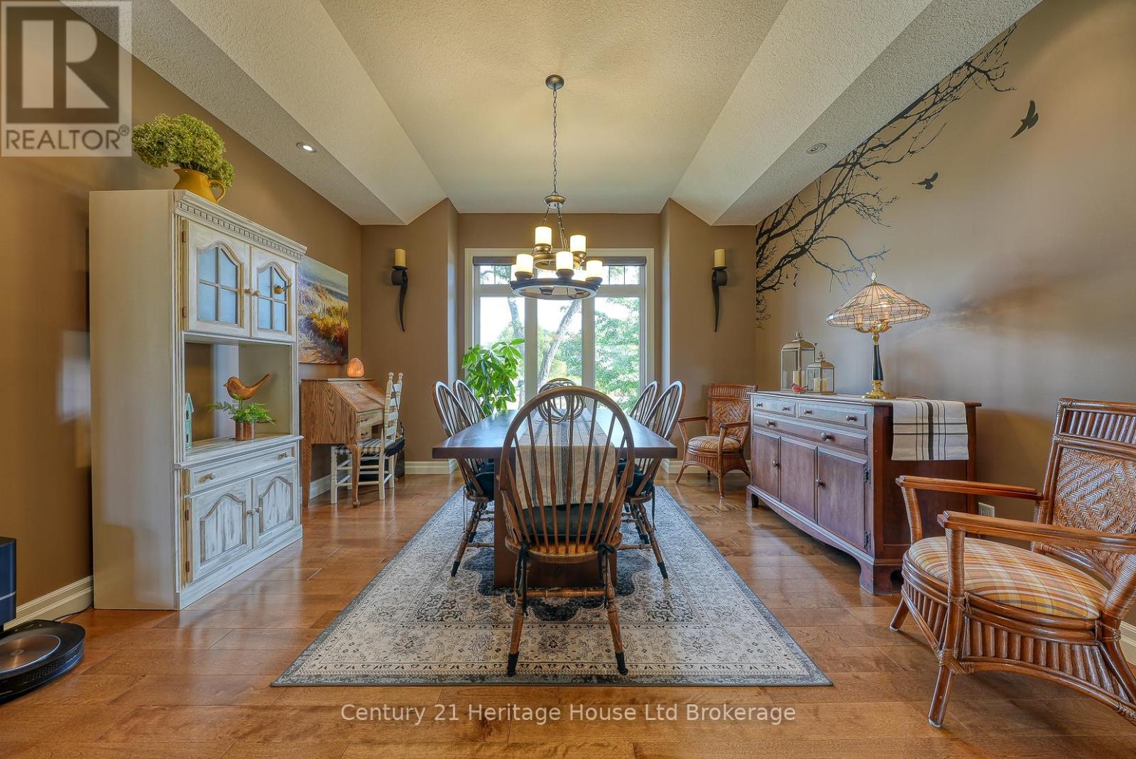 563 LAKEVIEW DRIVE - 8