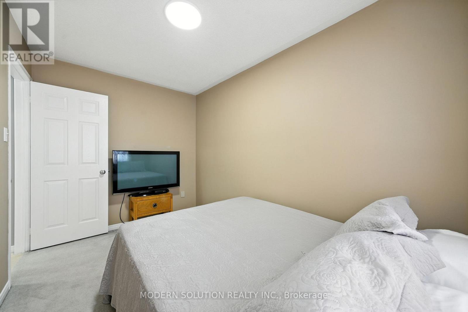 99 CREEKWOOD CRESCENT - 21