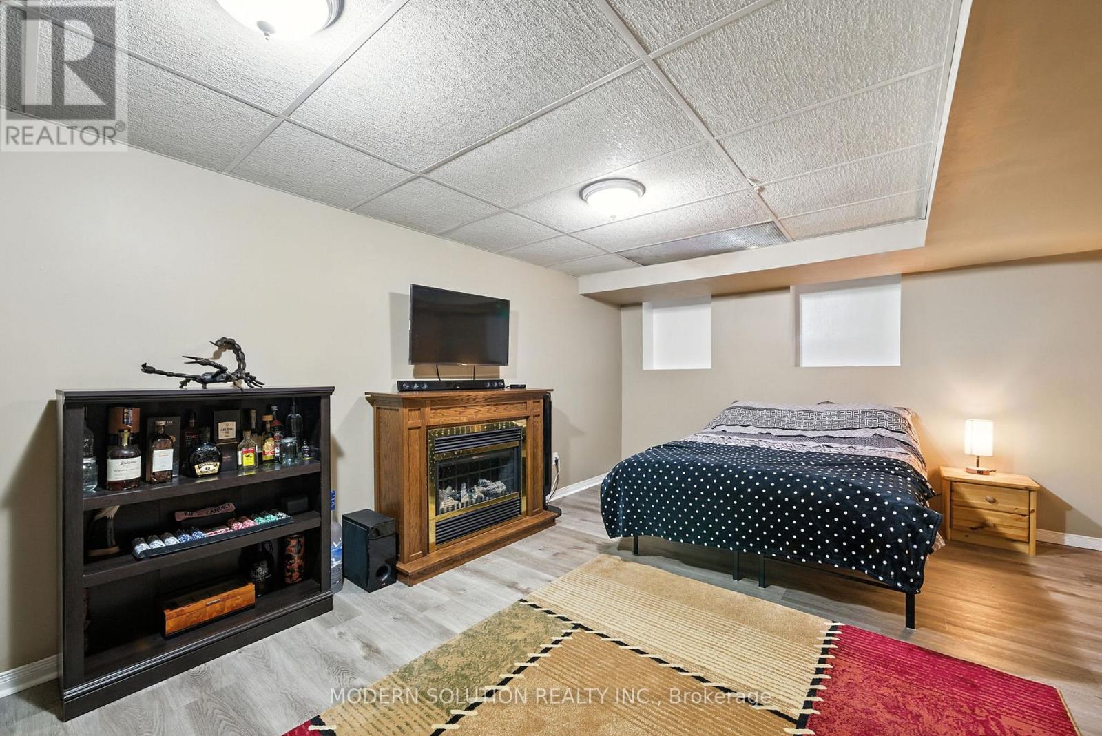 99 CREEKWOOD CRESCENT - 27