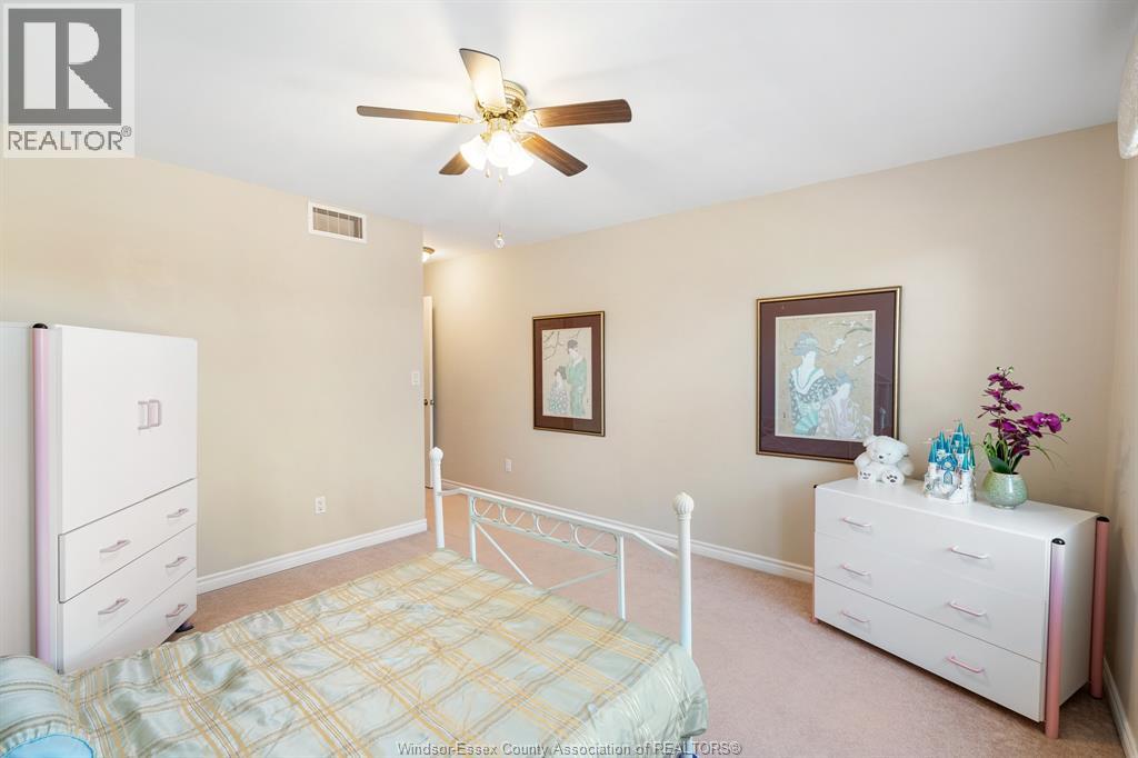 11827 BOULDER CRESCENT - 5