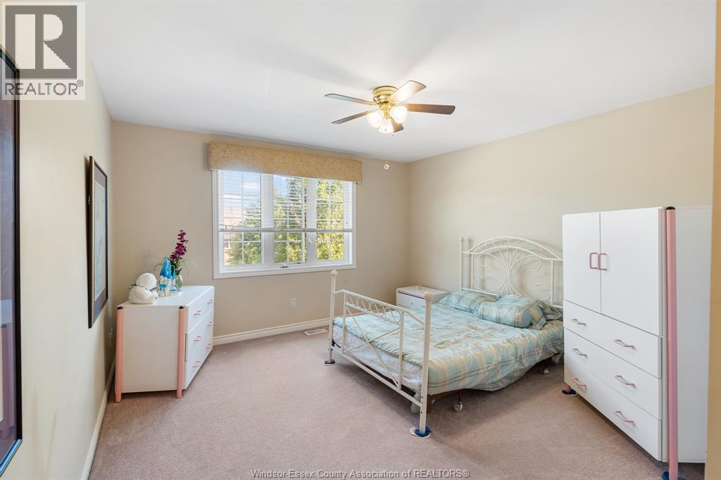 11827 BOULDER CRESCENT - 4