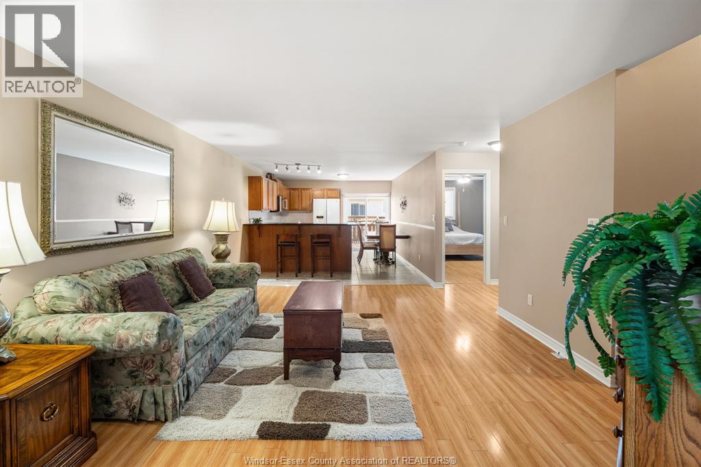 11827 BOULDER CRESCENT - 12