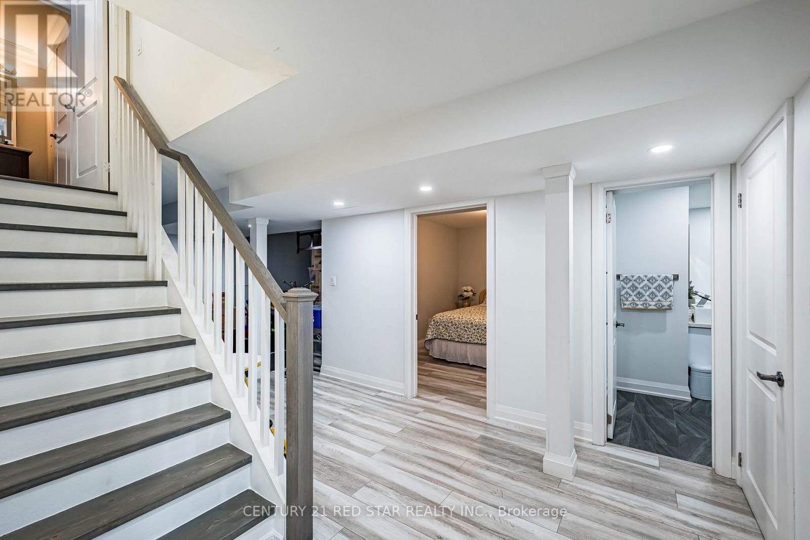 48 MORRA AVENUE - 33