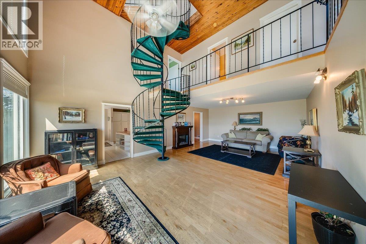 2390 McLeod Avenue - 4