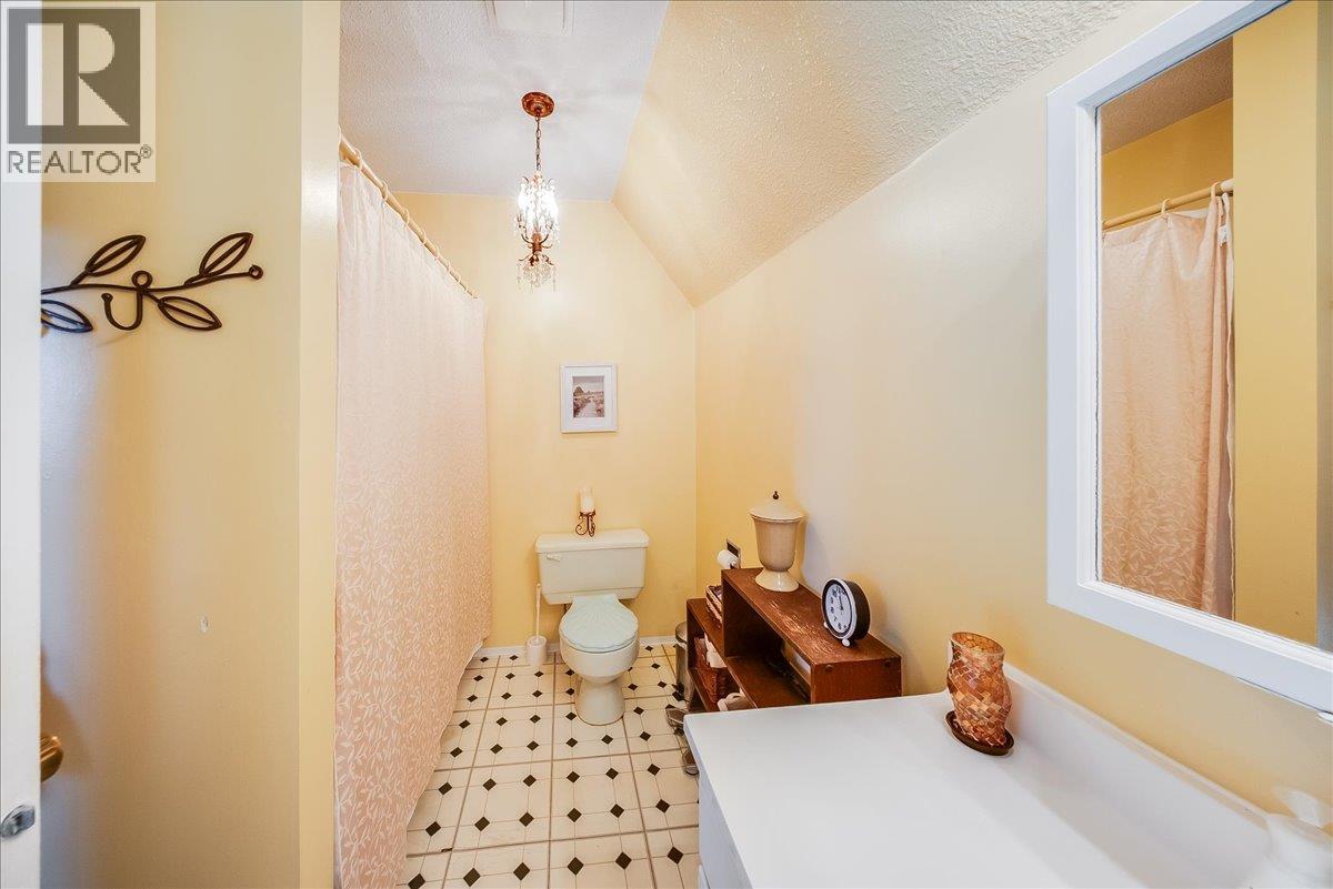 2390 McLeod Avenue - 37