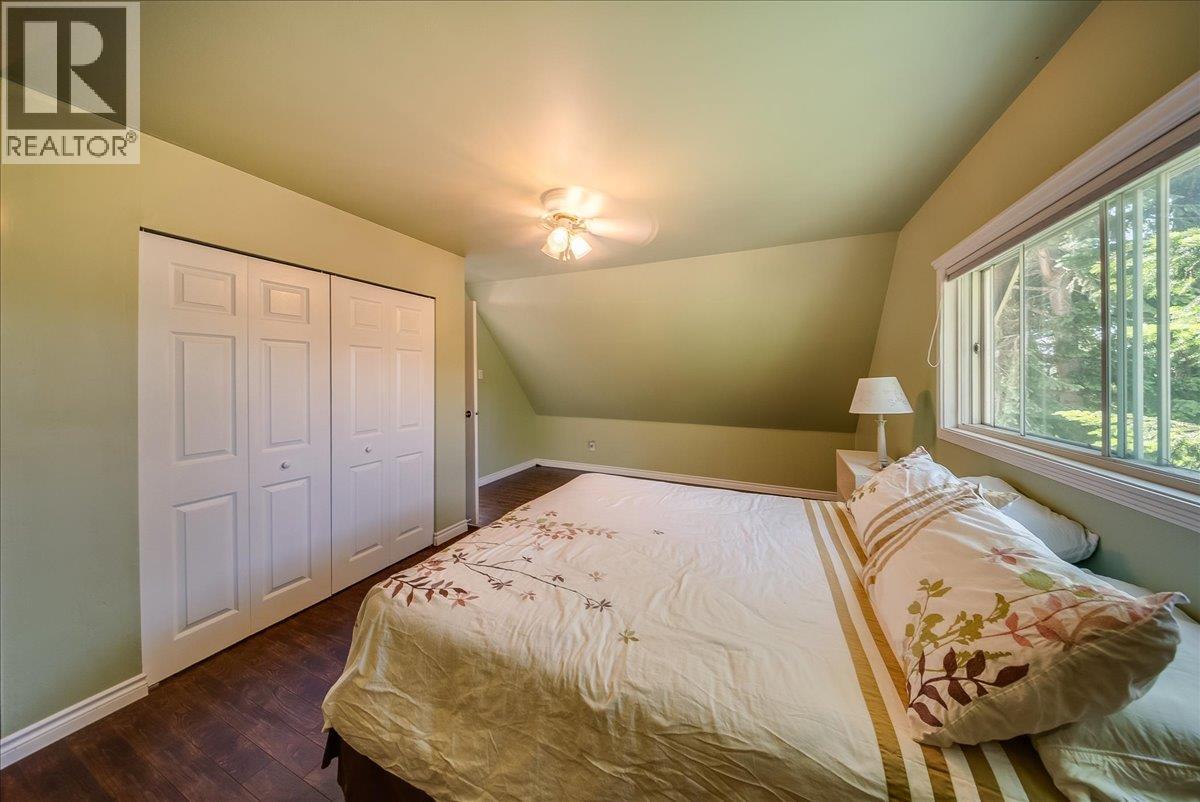 2390 McLeod Avenue - 39