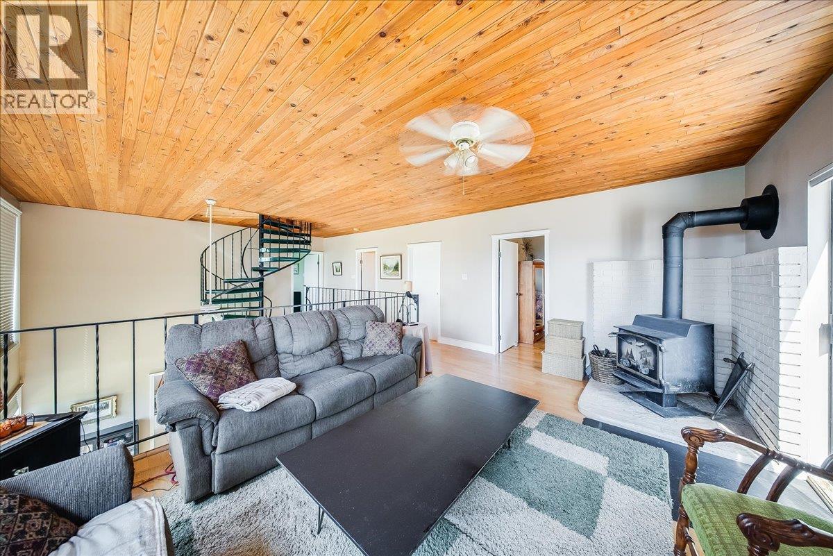 2390 McLeod Avenue - 25