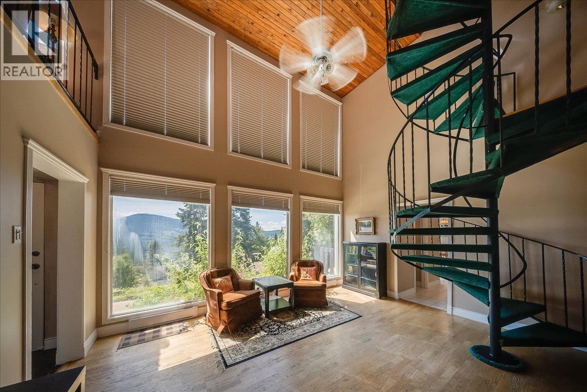 2390 McLeod Avenue - 20