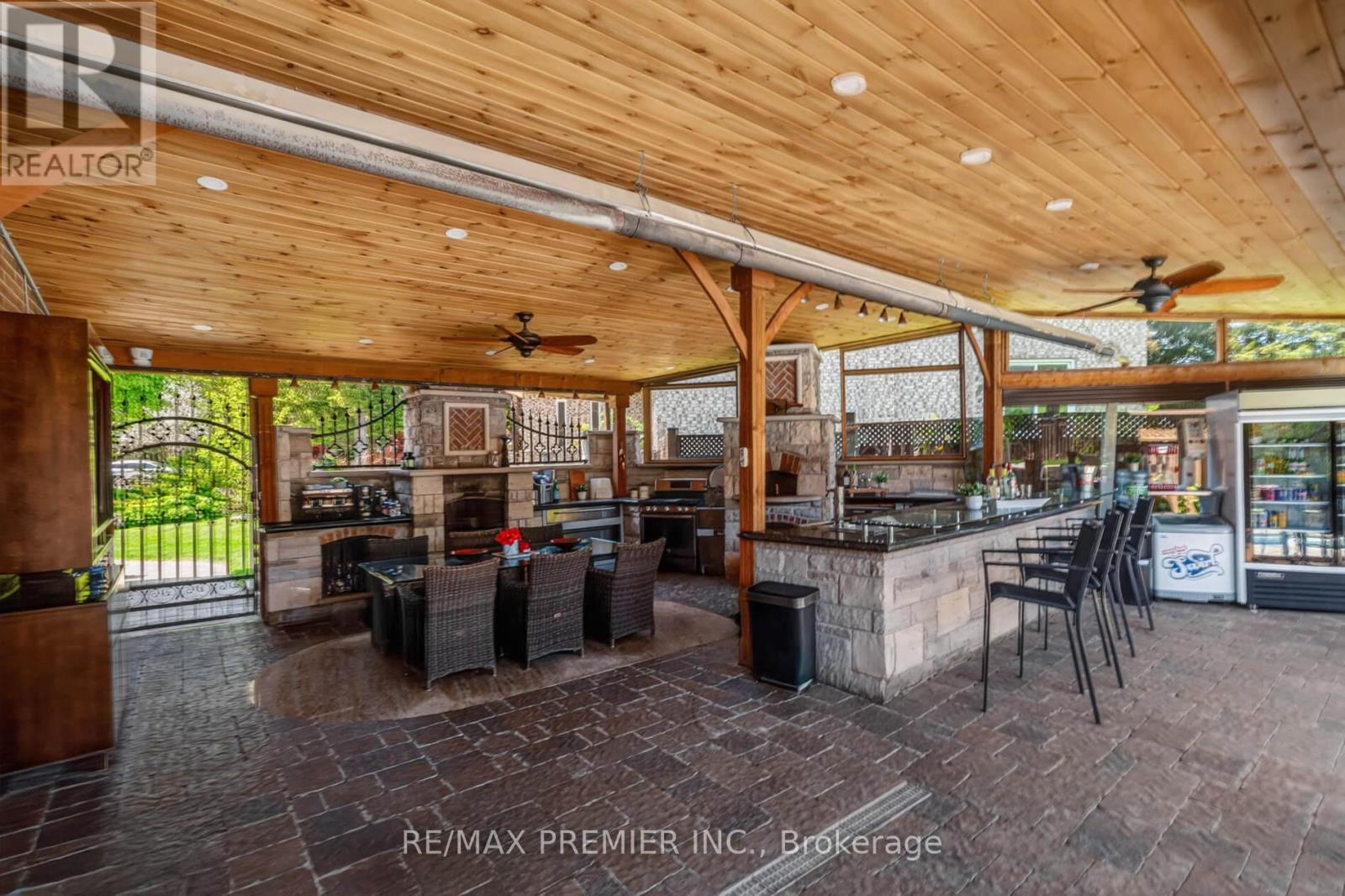 35 LORENGATE PLACE - 33