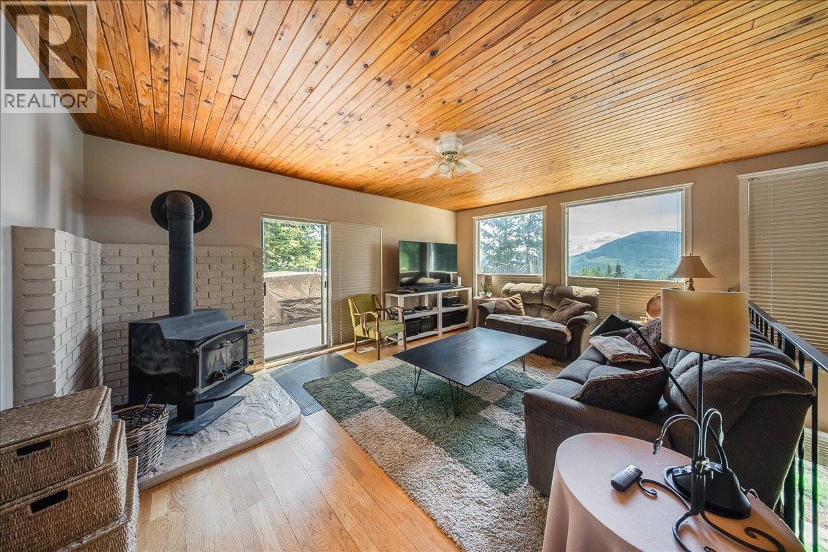 2390 McLeod Avenue - 21